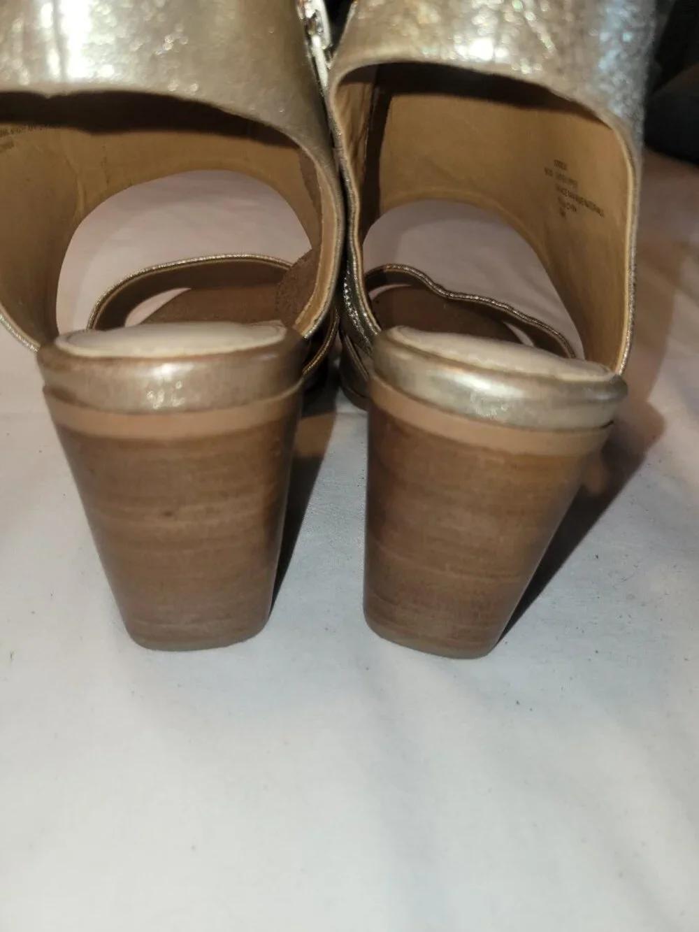 Isola Ravenna Metallic Gold Leather Block Heel Sandals Size 9.5